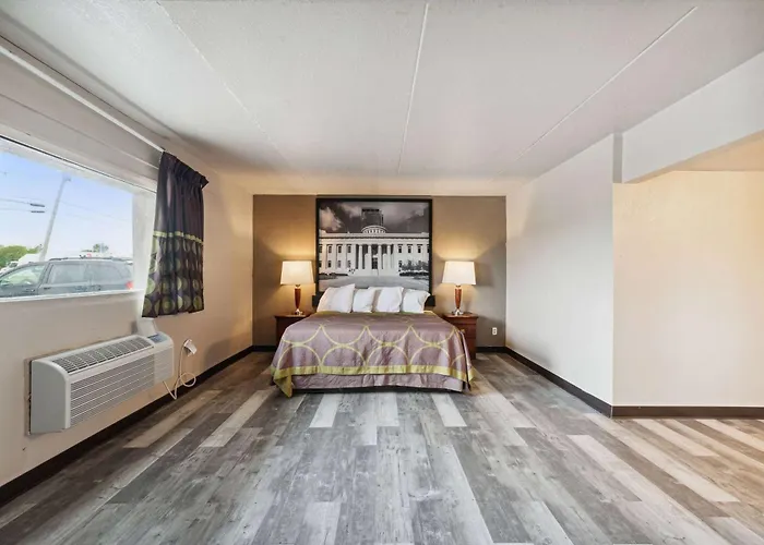 Super 8 By Wyndham Millbury/Toledo