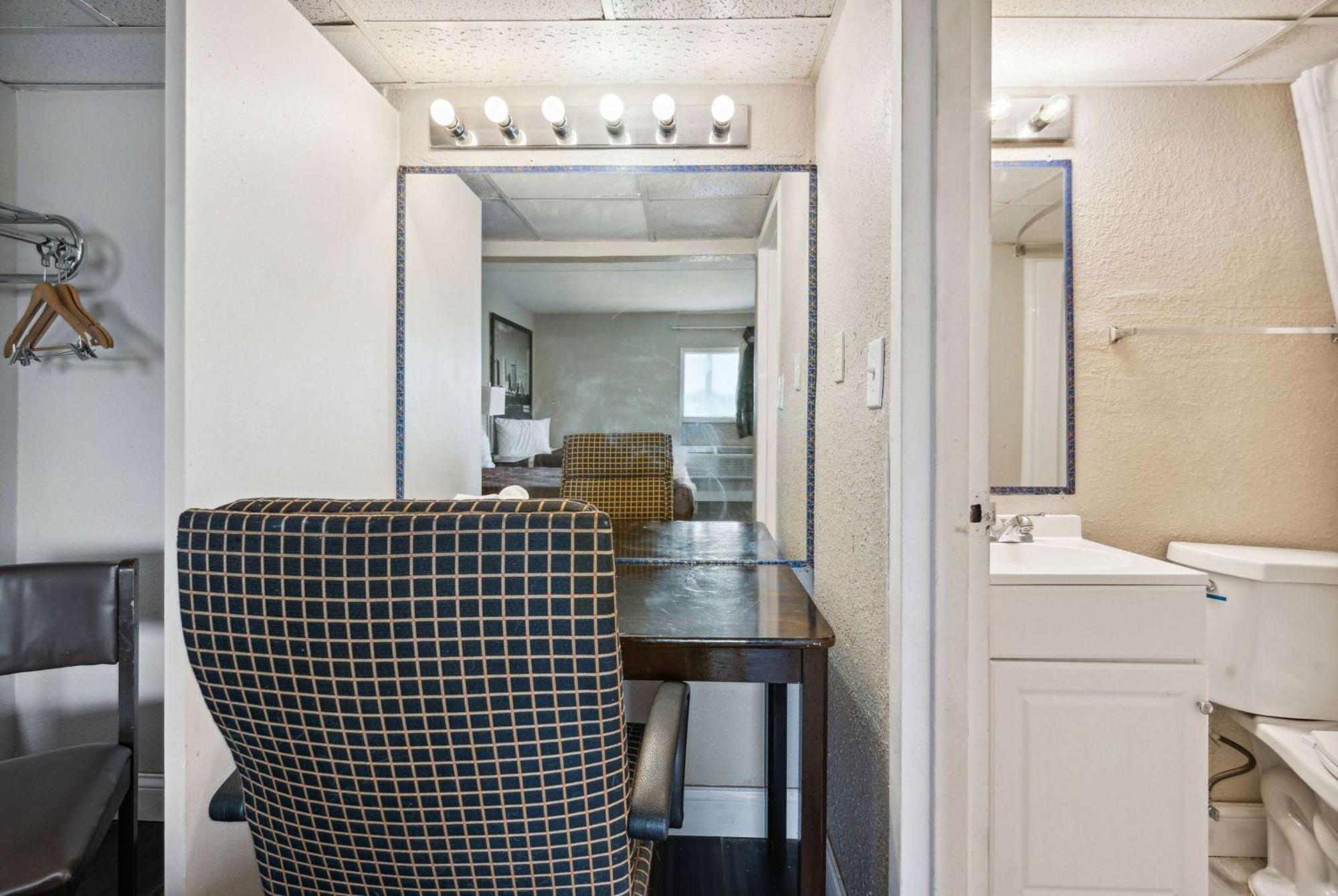 Super 8 By Wyndham Millbury/toledo 3* Millbury