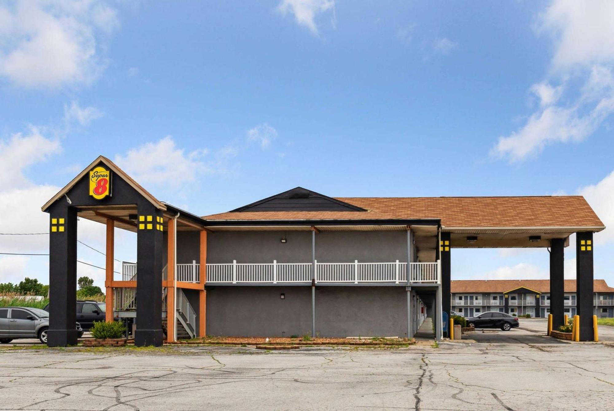 Super 8 By Wyndham Millbury/toledo