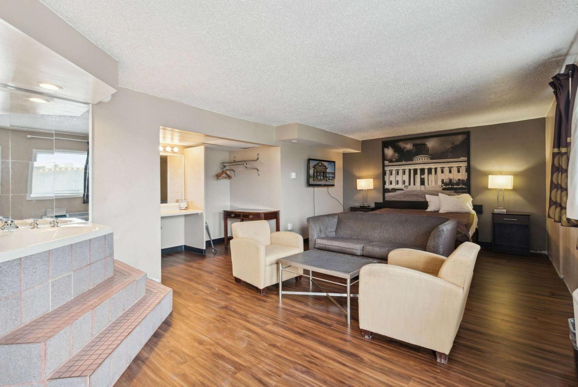 Super 8 By Wyndham Millbury/toledo Millbury