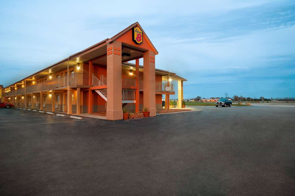 Hotel Super 8 By Wyndham Millbury/toledo