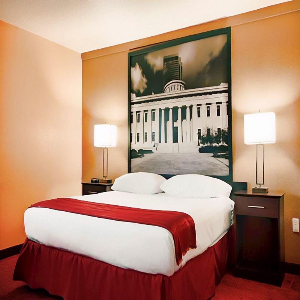 Hotel Super 8 By Wyndham Millbury/toledo 3*