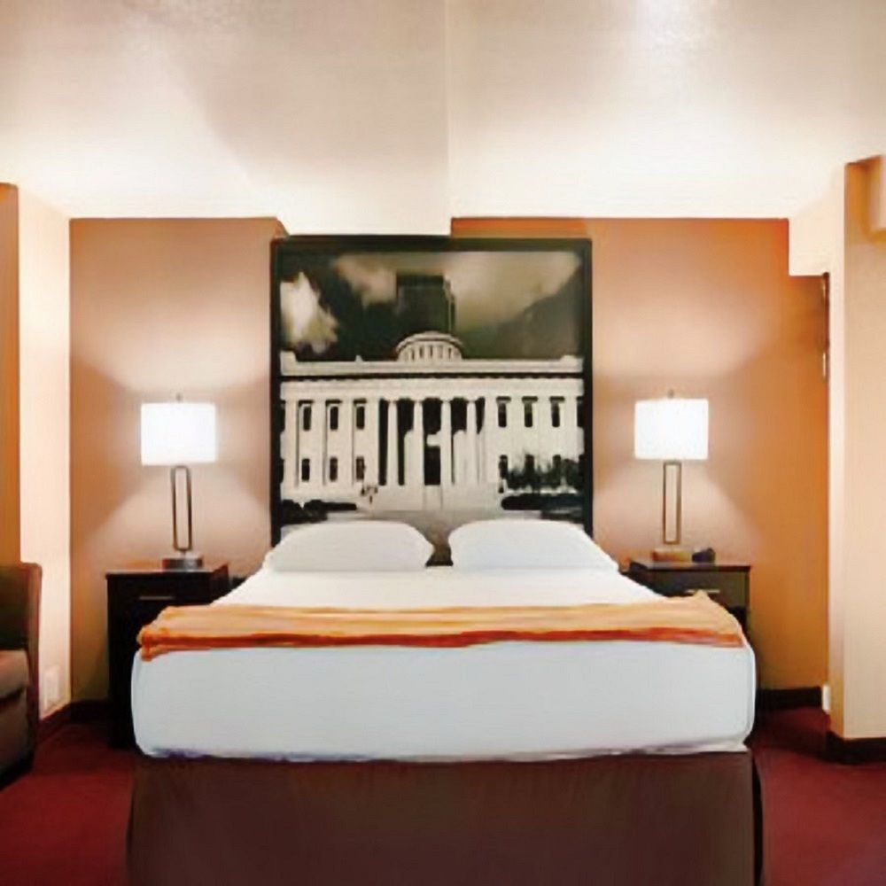 Hotel Super 8 By Wyndham Millbury/toledo 3*